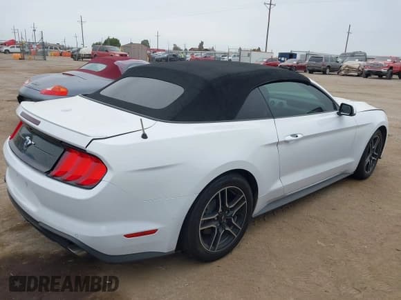 ✅ 2020 Ford Mustang EcoBoost Premium • VIN: 1FATP8UHXL5139606 • Lot: 43317005. Wystawiony na IAAI z przebiegiem 69 883 mil. Bezpłatny archiwum sprzedaży aukcyjnych z USA i szczegółowy raport historii pojazdu na DreamBid. Zdjęcie 4.