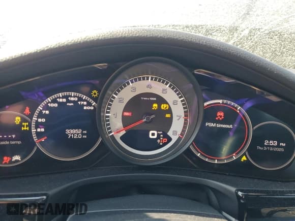 ✅ 2018 Porsche Panamera 4S • VIN: WP0AB2A72JL132800 • Lot: 49064115. Listed on Copart with 33,952 mi. Free auction sales archive from the USA and detailed vehicle history report at DreamBid. Image 9.