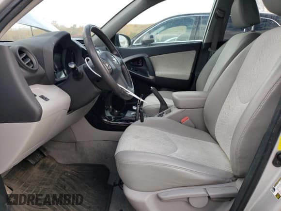 ✅ 2013 Toyota RAV4 • VIN: 2T3YL4DV1DW002025 • Lot: 79432364. Wystawiony na Copart z przebiegiem 84 970 mil. Bezpłatny archiwum sprzedaży aukcyjnych z USA i szczegółowy raport historii pojazdu na DreamBid. Zdjęcie 7.