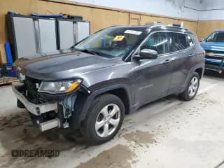 ✅ 2018 Jeep Compass Latitude • VIN: 3C4NJDBB3JT400146 • Lot: 60341235. Wystawiony na Copart z przebiegiem 124 740 mil. Bezpłatny archiwum sprzedaży aukcyjnych z USA i szczegółowy raport historii pojazdu na DreamBid. Zdjęcie 1.