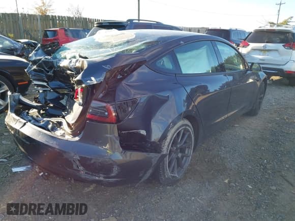 ✅ 2023 Tesla Model 3 • VIN: 5YJ3E1EA8PF588845 • Lot: 43673245. Wystawiony na IAAI z przebiegiem 27 439 mil. Bezpłatny archiwum sprzedaży aukcyjnych z USA i szczegółowy raport historii pojazdu na DreamBid. Zdjęcie 4.