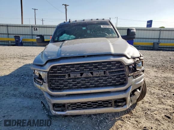 ✅ 2024 Ram 2500 Big Horn • VIN: 3C6UR5DL8RG365454 • Lot: 90367845. Listed on Copart with 20,871 mi. Free auction sales archive from the USA and detailed vehicle history report at DreamBid. Image 5.