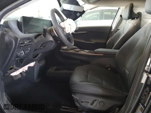 ✅ 2024 Kia EV6 Light Long Range • VIN: KNDC3DLC3R5186280 • Lot: 82421014. Listed on Copart with 1,352 mi. Free auction sales archive from the USA and detailed vehicle history report at DreamBid. Image 7.