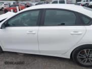 ✅ 2022 Kia Forte LXS • VIN: 3KPF24AD9NE465517 • Лот: 43757800. Опубликован ранее на IAAI с пробегом 106 041 миль. Бесплатный доступ к архиву аукционных продаж из США и подробный отчёт об истории автомобиля на DreamBid. Изображение 15.