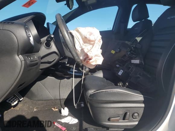 ✅ 2023 Kia Forte GT-Line • VIN: 3KPF54AD5PE669015 • Lot: 91187965. Wystawiony na Copart z przebiegiem 19 617 mil. Bezpłatny archiwum sprzedaży aukcyjnych z USA i szczegółowy raport historii pojazdu na DreamBid. Zdjęcie 7.