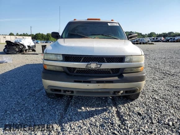 ✅ 2002 Chevrolet Silverado 3500 LS • VIN: 1GCJK391X2E173753 • Lot: 58004135. Listed on Copart with 378,810 mi. Free auction sales archive from the USA and detailed vehicle history report at DreamBid. Image 5.