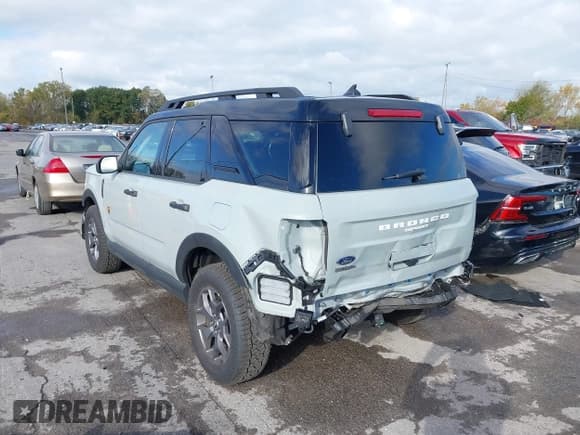 ✅ 2024 Ford Bronco Sport Badlands • VIN: 3FMCR9D98RRF12498 • Lot: 43485355. Listed on IAAI with 7,571 mi. Free auction sales archive from the USA and detailed vehicle history report at DreamBid. Image 3.