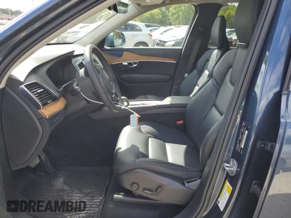 ✅ 2023 Volvo XC90 Plus • VIN: YV4H600N4P1924424 • Lot: 72622074. Listed on Copart with 23,705 mi. Free auction sales archive from the USA and detailed vehicle history report at DreamBid. Image 7.