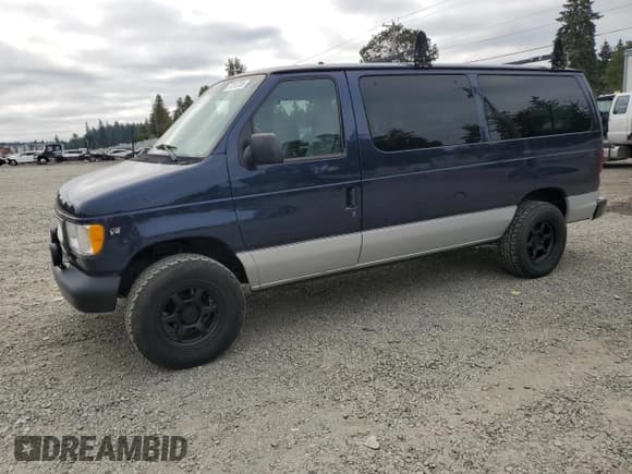 ✅ 2002 Ford Econoline Passenger XL • VIN: 1FMRE11L32HA01845 • Lot: 71218755. Listed on Copart with 226,953 mi. Free auction sales archive from the USA and detailed vehicle history report at DreamBid. Image 1.