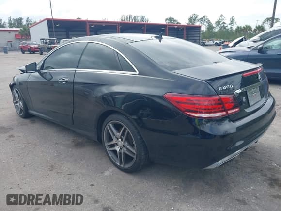✅ 2017 Mercedes-Benz E 400 • VIN: WDDKJ6HBXHF353634 • Lot: 41203314. Wystawiony na IAAI z przebiegiem 106 531 mil. Bezpłatny archiwum sprzedaży aukcyjnych z USA i szczegółowy raport historii pojazdu na DreamBid. Zdjęcie 3.