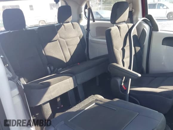 ✅ 2019 Dodge Grand Caravan SE Plus • VIN: 2C4RDGBG4KR638016 • Lot: 43142841. Listed on IAAI with 147,771 mi. Free auction sales archive from the USA and detailed vehicle history report at DreamBid. Image 8.