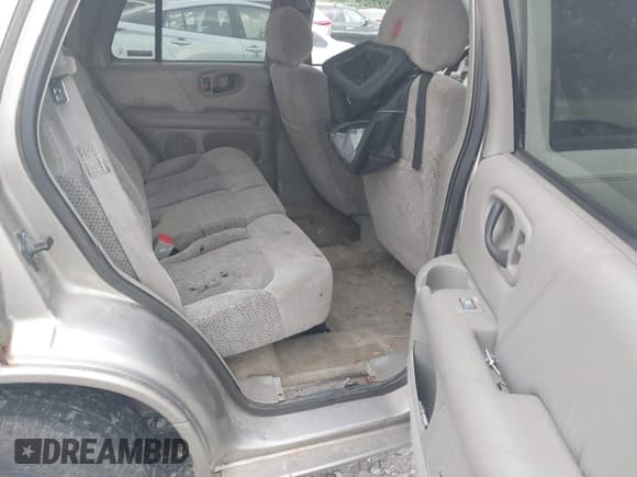 ✅ 2000 Oldsmobile Bravada • VIN: 1GHDT13W3Y2302861 • Lot: 42984576. Wystawiony na IAAI z przebiegiem 219 762 mil. Bezpłatny archiwum sprzedaży aukcyjnych z USA i szczegółowy raport historii pojazdu na DreamBid. Zdjęcie 8.