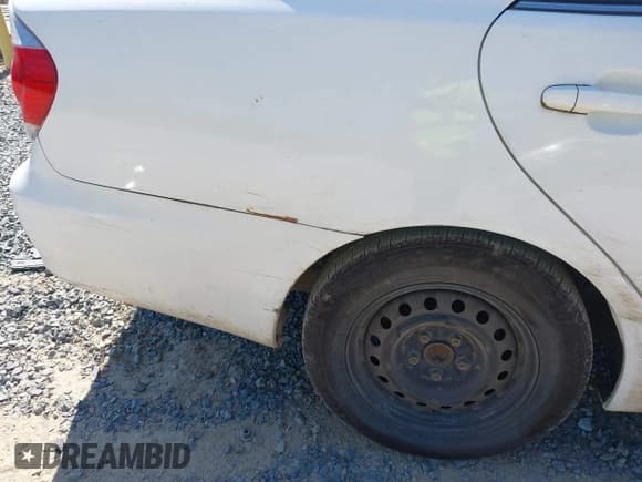 ✅ 2005 Toyota Camry LE • VIN: 4T1BE32K55U587611 • Lot: 43255399. Wystawiony na IAAI z przebiegiem 284 055 mil. Bezpłatny archiwum sprzedaży aukcyjnych z USA i szczegółowy raport historii pojazdu na DreamBid. Zdjęcie 6.