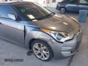 ✅ 2017 Hyundai Veloster Value Edition • VIN: KMHTC6AD4HU309804 • Lot: 43441272. Wystawiony na IAAI z przebiegiem 99 124 mil. Bezpłatny archiwum sprzedaży aukcyjnych z USA i szczegółowy raport historii pojazdu na DreamBid. Zdjęcie 6.