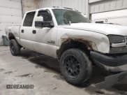 ✅ 2005 Chevrolet Silverado 2500HD LS • VIN: 1GCHK23275F823812 • Lot: 43520231. Wystawiony na IAAI z przebiegiem 227 443 mil. Bezpłatny archiwum sprzedaży aukcyjnych z USA i szczegółowy raport historii pojazdu na DreamBid. Zdjęcie 6.