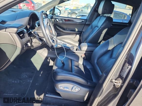 ✅ 2018 Porsche Macan • VIN: WP1AA2A52JLB16404 • Лот: 89521415. Опубликован ранее на Copart с пробегом 52 440 миль. Бесплатный доступ к архиву аукционных продаж из США и подробный отчёт об истории автомобиля на DreamBid. Изображение 7.