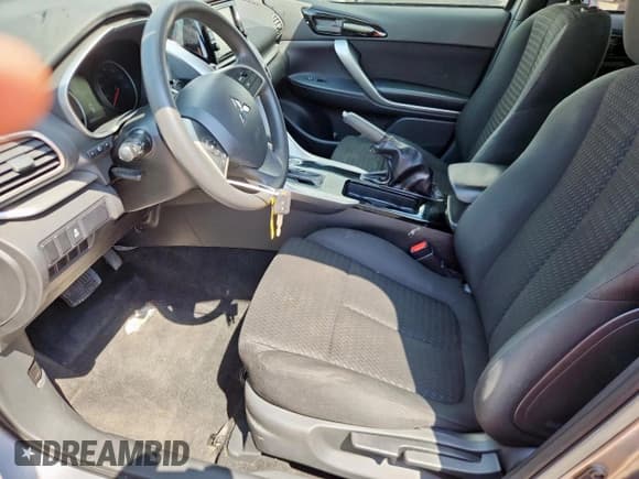 ✅ 2019 Mitsubishi Eclipse Cross ES • VIN: JA4AT3AA0KZ032766 • Lot: 69381895. Wystawiony na Copart z przebiegiem 96 035 mil. Bezpłatny archiwum sprzedaży aukcyjnych z USA i szczegółowy raport historii pojazdu na DreamBid. Zdjęcie 7.