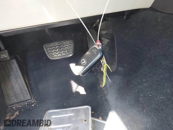 ✅ 2010 Lexus IS 250 • VIN: JTHCF5C2XA5043480 • Lot: 43600106. Listed on IAAI with 142,461 mi. Free auction sales archive from the USA and detailed vehicle history report at DreamBid. Image 11.