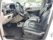 ✅ 2018 Chrysler Pacifica Touring L Plus • VIN: 2C4RC1EG4JR172565 • Лот: 80069545. Опубликован ранее на Copart с пробегом 83 667 миль. Бесплатный доступ к архиву аукционных продаж из США и подробный отчёт об истории автомобиля на DreamBid. Изображение 7.