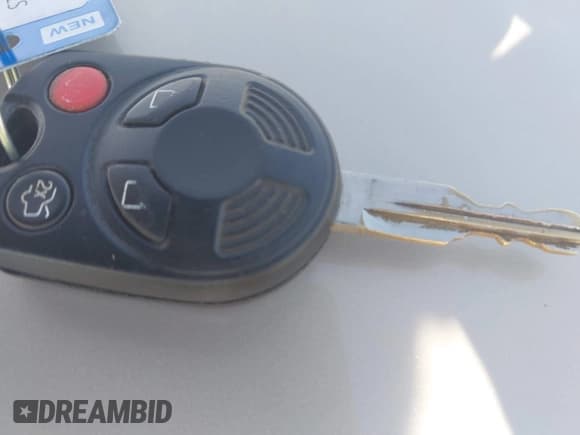 ✅ 2010 Ford Fusion SEL • VIN: 3FAHP0JA2AR220138 • Lot: 43619392. Listed on IAAI with 130,361 mi. Free auction sales archive from the USA and detailed vehicle history report at DreamBid. Image 11.