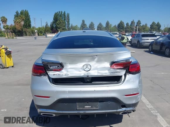 ✅ 2020 Mercedes-Benz GLC 300 • VIN: WDC0J8EB5LF708004 • Лот: 42317019. Опубликован ранее на IAAI с пробегом 86 990 миль. Бесплатный доступ к архиву аукционных продаж из США и подробный отчёт об истории автомобиля на DreamBid. Изображение 18.