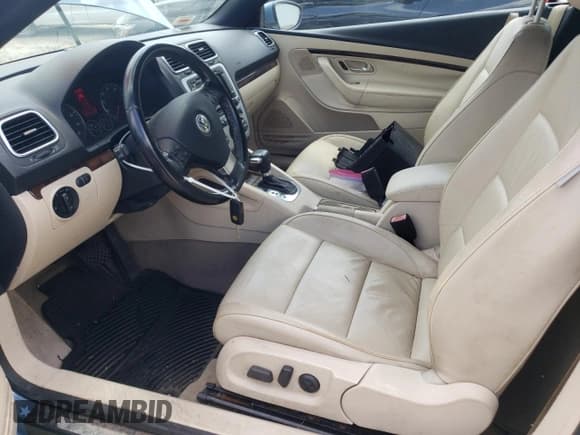 ✅ 2009 Volkswagen Eos Lux • VIN: WVWFA71F39V016888 • Lot: 68025935. Wystawiony na Copart z przebiegiem 54 313 mil. Bezpłatny archiwum sprzedaży aukcyjnych z USA i szczegółowy raport historii pojazdu na DreamBid. Zdjęcie 7.