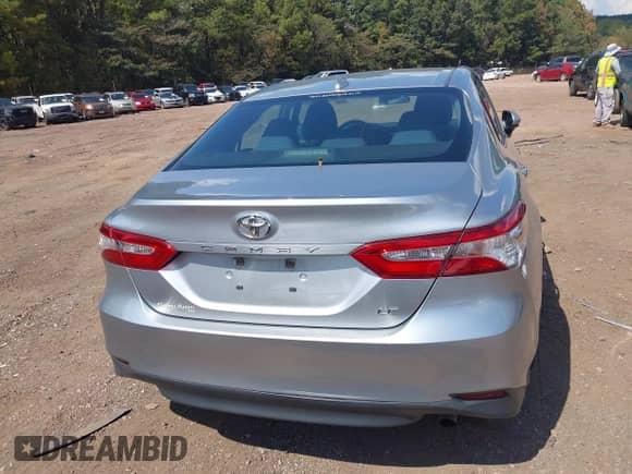2019 Toyota Camry LE z VIN 4T1B11HK4KU231489, wystawiony jako IAAI lot #43294900 z przebiegiem 223 226 mil mil oraz . Historia ofert i sprzedaży dostępna na DreamBid. Obrazek 16.