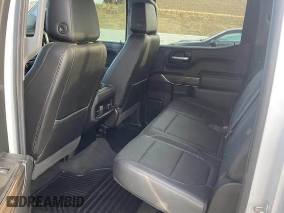 ✅ 2020 Chevrolet Silverado 1500 RST • VIN: 1GCUYEEL8LZ230024 • Lot: 42311134. Wystawiony na IAAI z przebiegiem 141 571 mil. Bezpłatny archiwum sprzedaży aukcyjnych z USA i szczegółowy raport historii pojazdu na DreamBid. Zdjęcie 8.