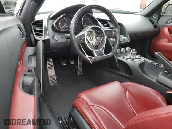 ✅ 2012 Audi R8 • VIN: WUATNAFG1CN001287 • Lot: 92475505. Listed on Copart with 38,016 mi. Free auction sales archive from the USA and detailed vehicle history report at DreamBid. Image 8.