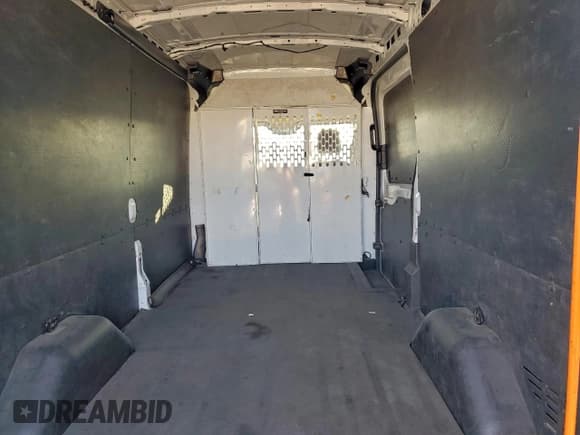 ✅ 2019 Ford Transit • VIN: 1FTYE2CM7KKB69437 • Lot: 93989735. Listed on Copart with 78,686 mi. Free auction sales archive from the USA and detailed vehicle history report at DreamBid. Image 10.