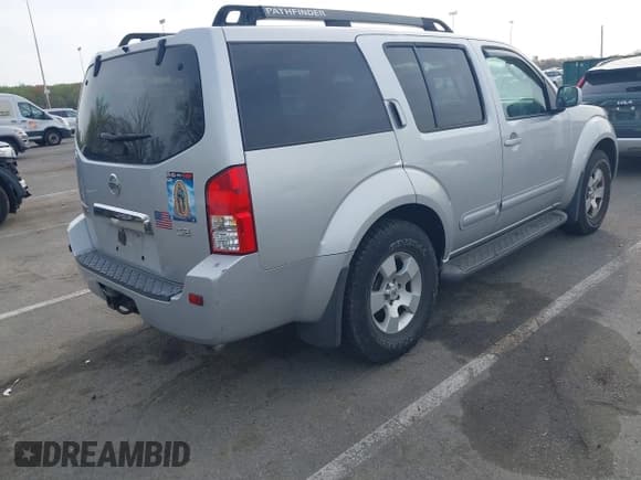 ✅ 2006 Nissan Pathfinder SE • VIN: 5N1AR18W46C648937 • Lot: 42098712. Wystawiony na IAAI z przebiegiem 159 315 mil. Bezpłatny archiwum sprzedaży aukcyjnych z USA i szczegółowy raport historii pojazdu na DreamBid. Zdjęcie 4.