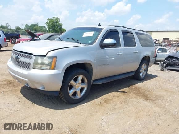 ✅ 2010 Chevrolet Suburban LT • VIN: 1GNUKJE39AR134756 • Lot: 42824041. Listed on IAAI with Not provided. Free auction sales archive from the USA and detailed vehicle history report at DreamBid. Image 2.