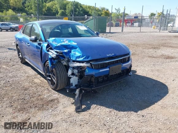 ✅ 2025 Kia K4 GT-Line Turbo • VIN: 3KPFW4DC8SE089010 • Lot: 43095561. Listed on IAAI with 11,239 mi. Free auction sales archive from the USA and detailed vehicle history report at DreamBid. Image 1.