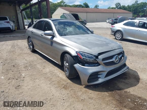 ✅ 2021 Mercedes-Benz C 300 • VIN: W1KWF8EB8MR648727 • Lot: 42794450. Wystawiony na IAAI z przebiegiem 48 928 mil. Bezpłatny archiwum sprzedaży aukcyjnych z USA i szczegółowy raport historii pojazdu na DreamBid. Zdjęcie 1.