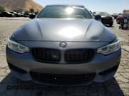 ✅ 2015 BMW 4 Series 435i xDrive • VIN: WBA4B3C59FGV48015 • Lot: 64051925. Wystawiony na Copart z przebiegiem 216 104 mil. Bezpłatny archiwum sprzedaży aukcyjnych z USA i szczegółowy raport historii pojazdu na DreamBid. Zdjęcie 5.