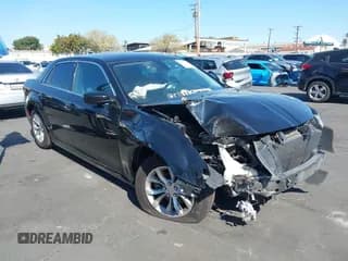 ✅ 2020 Chrysler 300 Touring L • VIN: 2C3CCAAG4LH250030 • Lot: 43503597. Listed on IAAI with 72,626 mi. Free auction sales archive from the USA and detailed vehicle history report at DreamBid. Image 1.