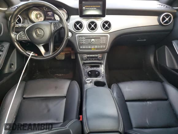 ✅ 2016 Mercedes-Benz GLA 250 • VIN: WDCTG4GB2GJ224960 • Lot: 85761165. Wystawiony na Copart z przebiegiem 103 367 mil. Bezpłatny archiwum sprzedaży aukcyjnych z USA i szczegółowy raport historii pojazdu na DreamBid. Zdjęcie 8.