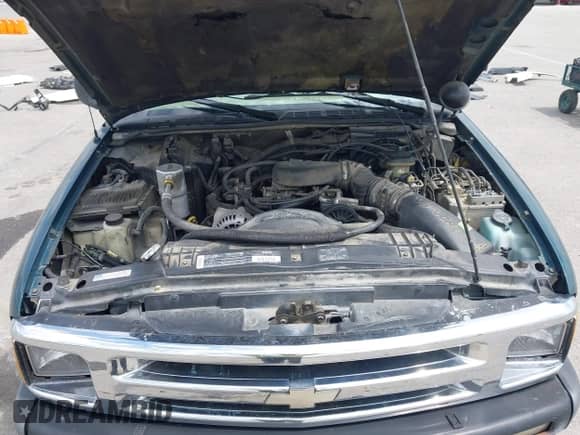 1996 Chevrolet Blazer с VIN 1GNCT18W4TK107295, выставлен на аукционе IAAI как лот 42105297 с пробегом 255 599 миль миль и . История ставок и продаж доступна на DreamBid. Изображение 10.