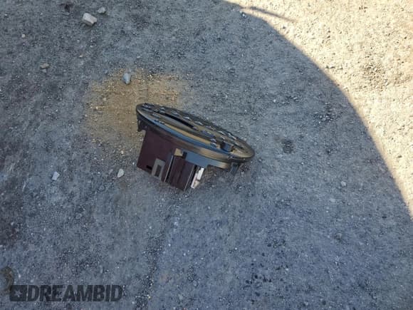 ✅ 1999 Ford Taurus SE • VIN: 1FAFP53S6XA243502 • Лот: 80680694. Опубликован ранее на Copart с пробегом 224 431 миль. Бесплатный доступ к архиву аукционных продаж из США и подробный отчёт об истории автомобиля на DreamBid. Изображение 14.