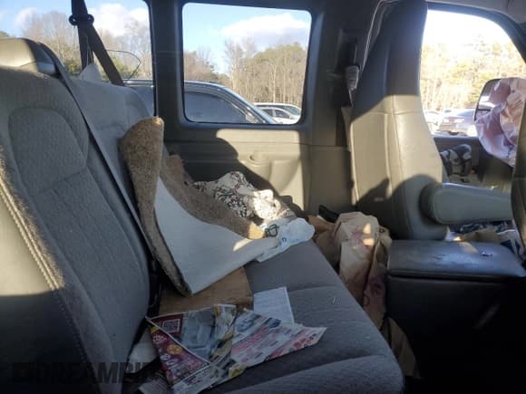 ✅ 2018 GMC Savana • VIN: 1GJW7FFG0J1188598 • Лот: 41644645. Опубликован ранее на Copart с пробегом Не указан. Бесплатный доступ к архиву аукционных продаж из США и подробный отчёт об истории автомобиля на DreamBid. Изображение 11.