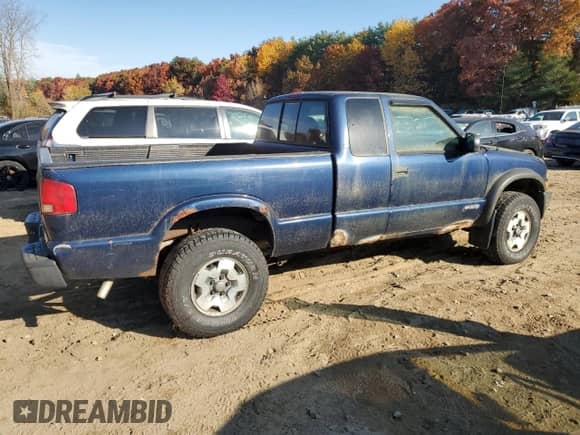 2002 Chevrolet S-10 LS с VIN 1GCCT19WX28156410, выставлен на аукционе Copart как лот 77406074 с пробегом 139 558 миль миль и Чистый • Clean title. История ставок и продаж доступна на DreamBid. Изображение 3.