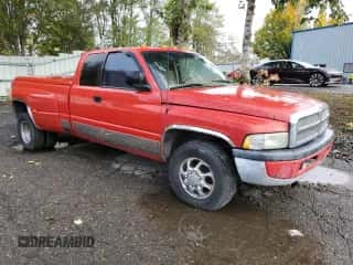 1998 Dodge 3500 z VIN 1B7MC33D2WJ134262, wystawiony jako Copart lot #77394114 z przebiegiem 178 056 mil mil oraz Szkoda całkowita • Salvage title. Historia ofert i sprzedaży dostępna na DreamBid. Obrazek 4.