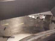 ✅ 1999 GMC Suburban • VIN: 3GKFK16R8XG501843 • Lot: 42467263. Wystawiony na IAAI z przebiegiem Nie podano. Bezpłatny archiwum sprzedaży aukcyjnych z USA i szczegółowy raport historii pojazdu na DreamBid. Zdjęcie 7.