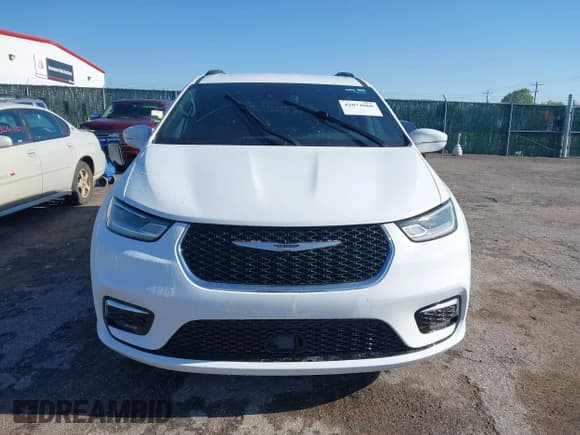 ✅ 2022 Chrysler Pacifica Touring • VIN: 2C4RC1FG9NR158021 • Lot: 42074068. Wystawiony na IAAI z przebiegiem 85 757 mil. Bezpłatny archiwum sprzedaży aukcyjnych z USA i szczegółowy raport historii pojazdu na DreamBid. Zdjęcie 12.