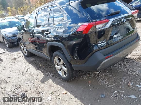 ✅ 2021 Toyota RAV4 Hybrid Limited • VIN: 4T3D6RFVXMU051949 • Lot: 43598116. Wystawiony na IAAI z przebiegiem 65 632 mil. Bezpłatny archiwum sprzedaży aukcyjnych z USA i szczegółowy raport historii pojazdu na DreamBid. Zdjęcie 3.