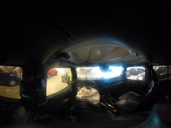 ✅ 2020 Jeep Gladiator Overland • VIN: 1C6HJTFG5LL216409 • Lot: 43627529. Wystawiony na IAAI z przebiegiem 83 052 mil. Bezpłatny archiwum sprzedaży aukcyjnych z USA i szczegółowy raport historii pojazdu na DreamBid. Zdjęcie 18.