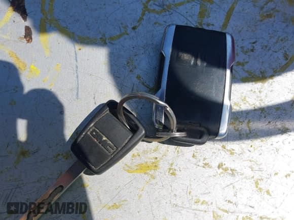 ✅ 2014 GMC Sierra 1500 SLE • VIN: 1GTV2UEC6EZ152782 • Лот: 43320615. Опубликован ранее на IAAI с пробегом 163 403 миль. Бесплатный доступ к архиву аукционных продаж из США и подробный отчёт об истории автомобиля на DreamBid. Изображение 11.