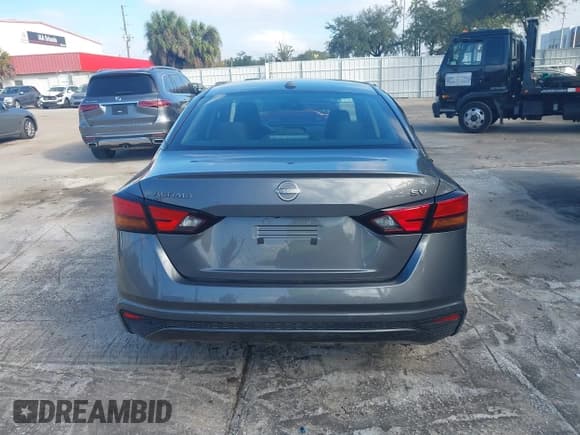 ✅ 2024 Nissan Altima SV • VIN: 1N4BL4DV4RN413509 • Lot: 43910367. Listed on IAAI with 25,220 mi. Free auction sales archive from the USA and detailed vehicle history report at DreamBid. Image 16.