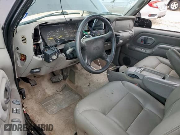 ✅ 1997 GMC Yukon • VIN: 3GKEK18R3VG522671 • Lot: 64501665. Listed on Copart with 169,812 mi. Free auction sales archive from the USA and detailed vehicle history report at DreamBid. Image 8.