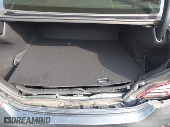 ✅ 2021 Genesis G70 2.0T • VIN: KMTG34LA1MU073296 • Lot: 43393501. Wystawiony na IAAI z przebiegiem 75 218 mil. Bezpłatny archiwum sprzedaży aukcyjnych z USA i szczegółowy raport historii pojazdu na DreamBid. Zdjęcie 17.